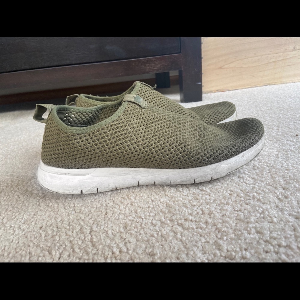 Fit flop mesh sneakers.